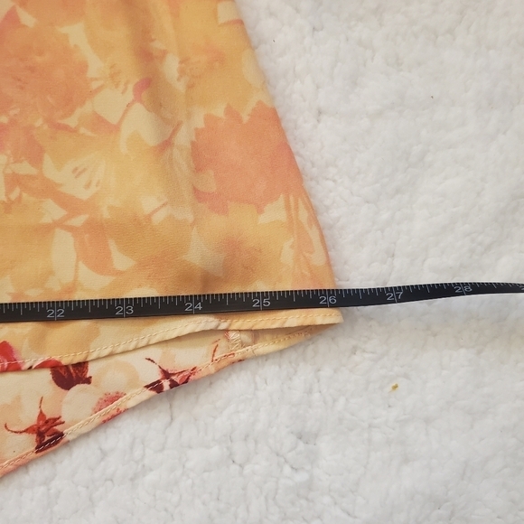 Bundle Only:‎ Rose + Olivia Spring Forward Floral Flowy Top  Size L - Picture 5 of 15